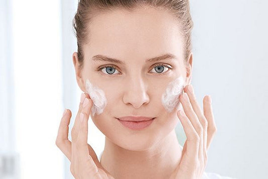 Mascarilla facial con alumbre en polvo